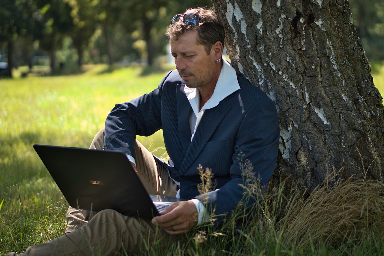 discover effective strategies and tips to achieve a healthy work-life balance. learn how to manage your time, reduce stress, and improve your overall well-being with our practical guide.